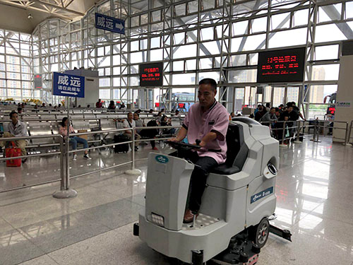 車(chē)站洗地機(jī)